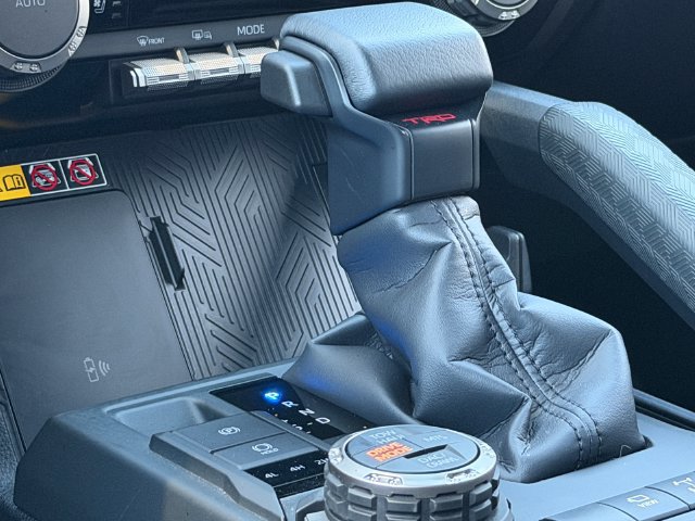 Certified 2026 Toyota 4Runner TRD Off-Road Premium AWD/4WD image 24