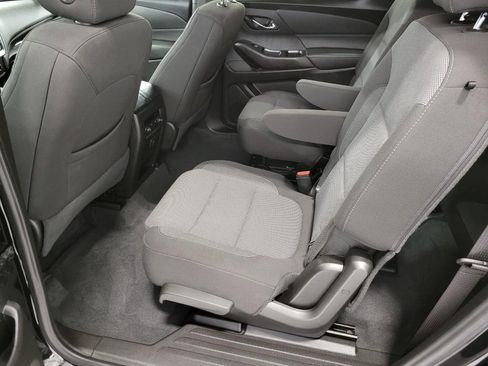 Used 2023 Chevrolet Traverse LT image 21