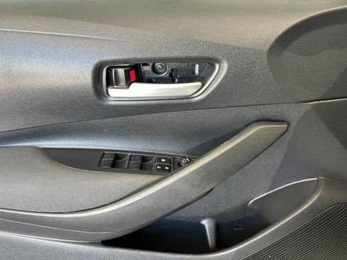 Used 2021 Toyota Corolla LE FWD image 12