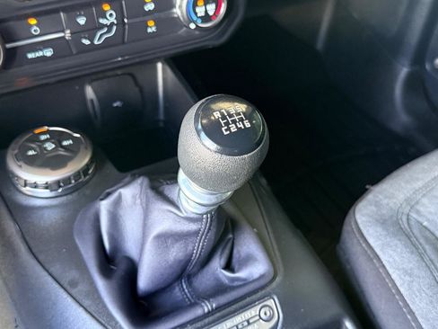 Used 2022 Ford Bronco 2-Door AWD/4WD image 19