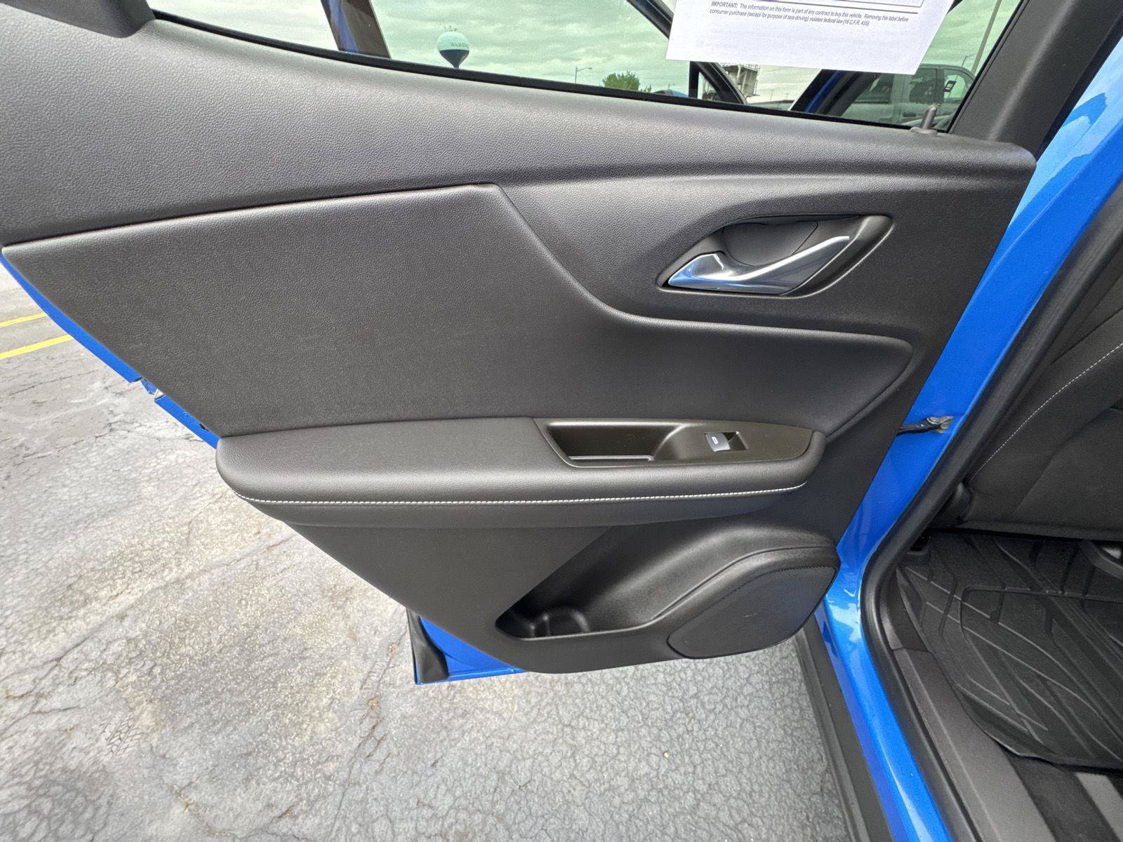 Used 2025 Chevrolet Blazer LT w/ LPO, Floor Liner Package FWD image 11
