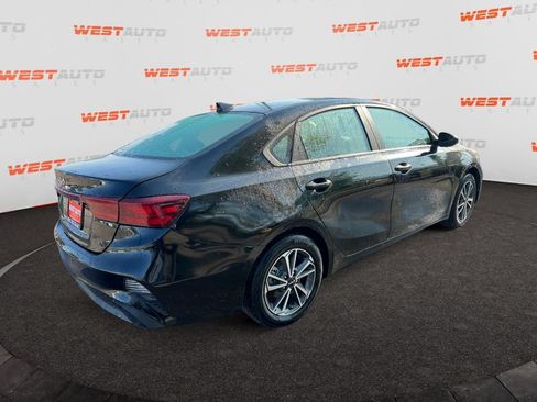 Used 2022 Kia Forte LXS FWD image 5