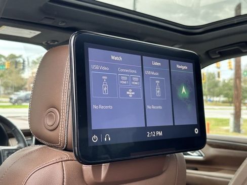 Used 2021 Chevrolet Suburban High Country image 11