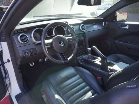 Used 2009 Ford Mustang Shelby GT500 RWD image 4