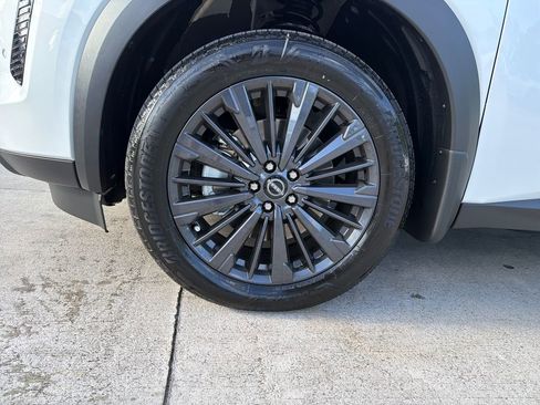New 2026 Nissan Pathfinder SL w/ SL Premium Package FWD image 11