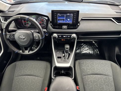 Used 2022 Toyota RAV4 XLE AWD/4WD image 12