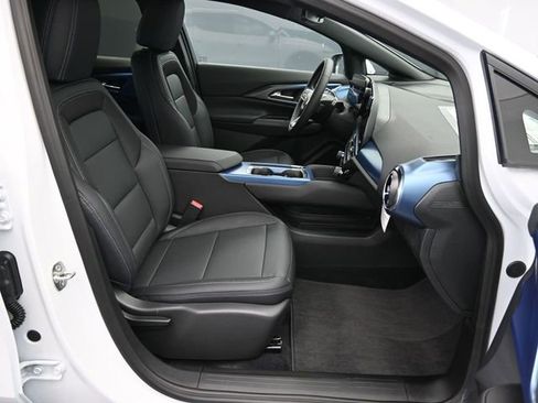 New 2026 Chevrolet Equinox EV LT image 40