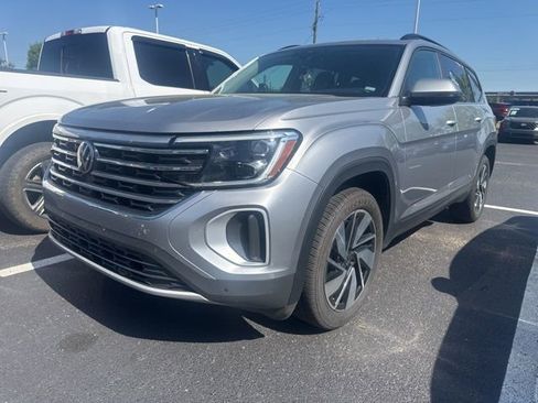 Used 2024 Volkswagen Atlas SE image 1