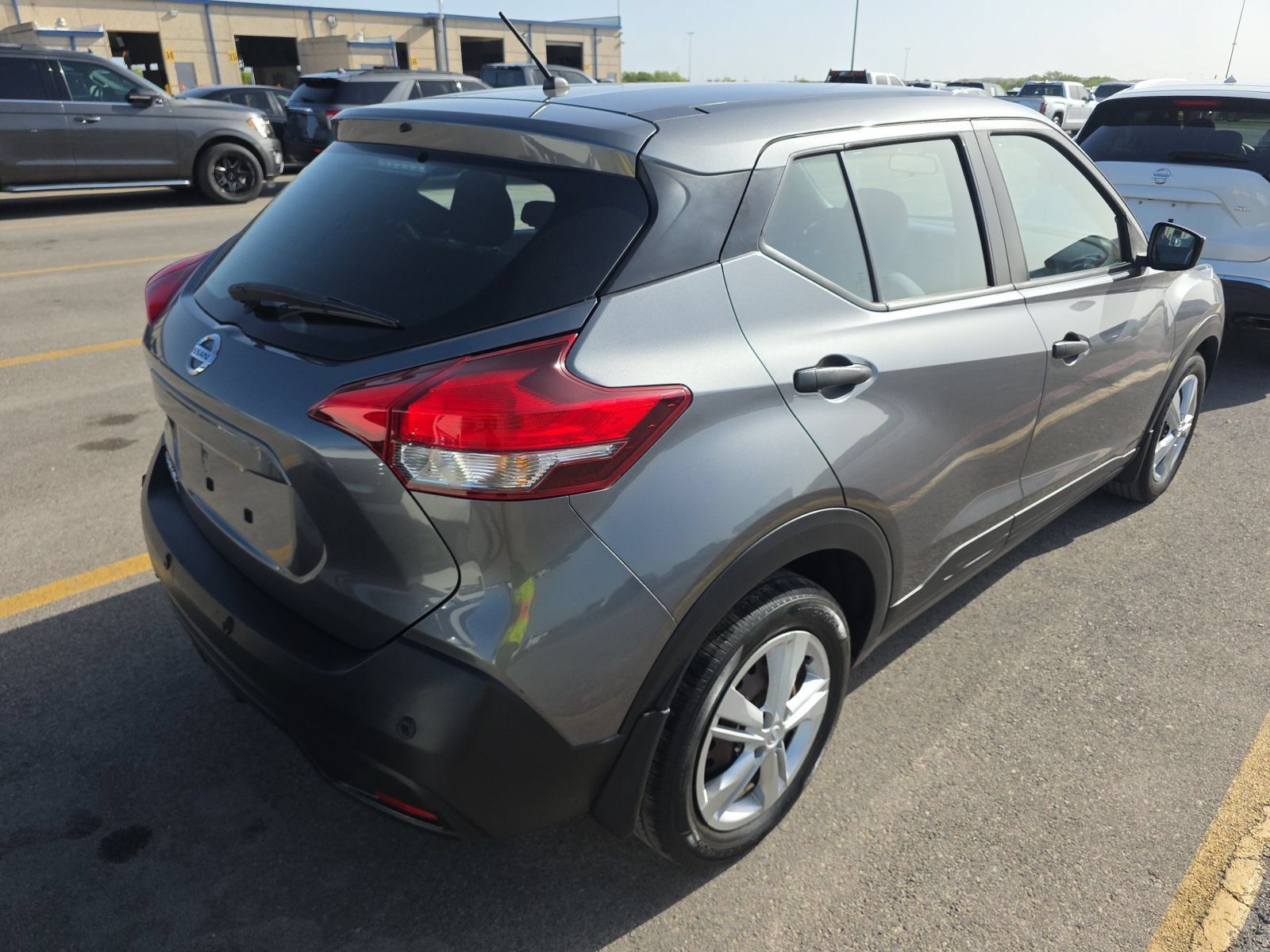 Used 2020 Nissan Kicks S FWD image 3