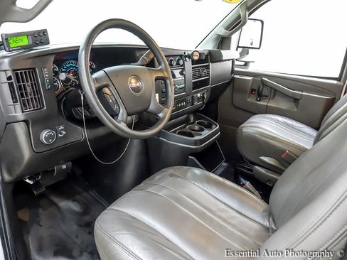 Used 2022 GMC Savana 3500 w/ Power Convenience Package RWD image 9