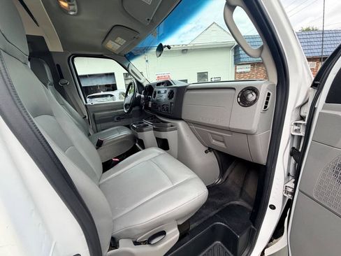 Used 2014 Ford E-250 and Econoline 250 Extended w/ Power Group RWD image 68