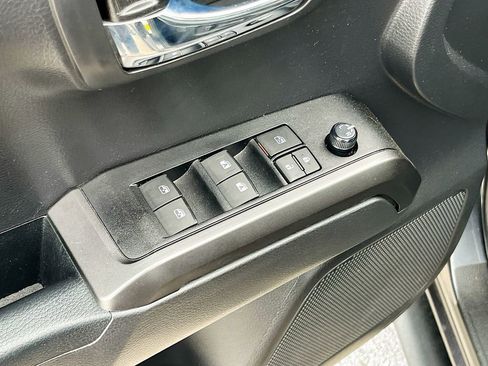 Used 2022 Toyota Tacoma TRD Sport w/ Technology Package AWD/4WD image 17