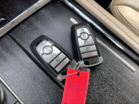 Certified 2023 Ford Expedition Platinum image 16