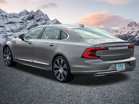 Used 2021 Volvo S90 T6 Inscription image 18