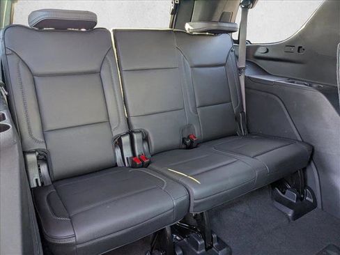 Used 2021 GMC Yukon Denali w/ Denali Premium Package image 24