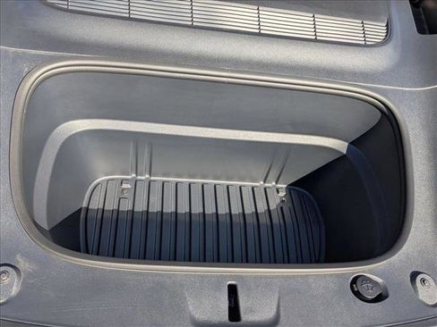 Used 2026 Tesla Model Y 2WD image 26