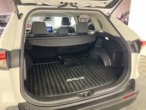 Used 2025 Toyota RAV4 XLE AWD/4WD image 27