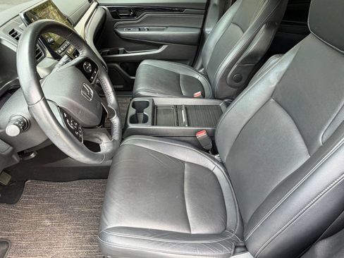 Used 2023 Honda Odyssey Touring image 5