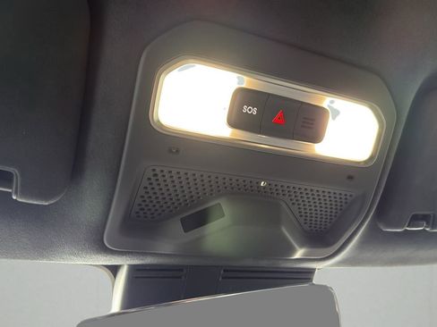 Used 2022 Rivian R1T Adventure image 23