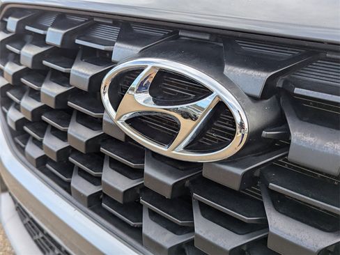 Used 2023 Hyundai Santa Fe SEL image 28