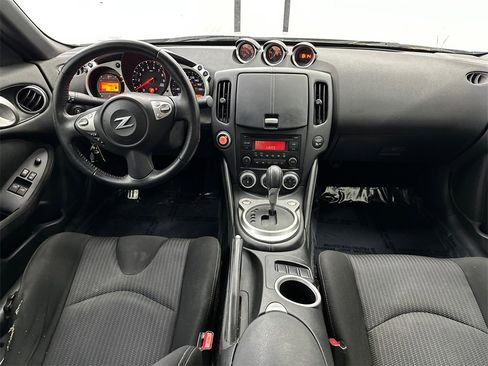 Used 2016 Nissan 370Z Coupe image 17