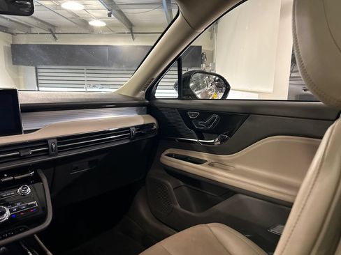 Used 2022 Lincoln Corsair AWD w/ Premium Package image 26