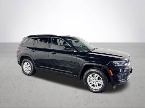 Used 2023 Jeep Grand Cherokee Laredo w/ Trailer Tow Prep Group (B) image 4