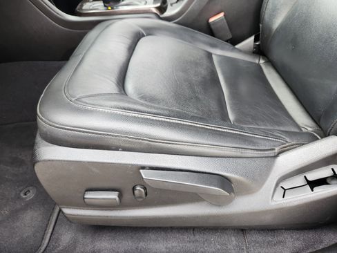 Used 2020 GMC Canyon SLT w/ Driver Alert Package image 23