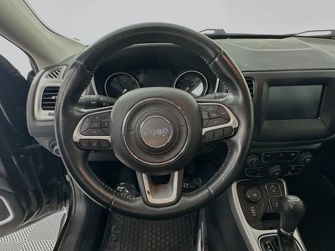 Used 2018 Jeep Compass Latitude w/ Popular Equipment Group AWD/4WD image 16