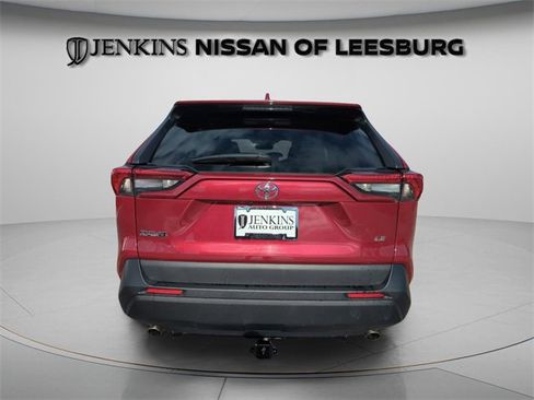 Used 2019 Toyota RAV4 LE image 7