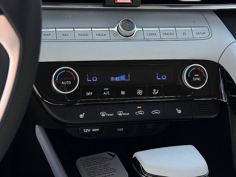 New 2026 Hyundai Elantra Limited FWD image 12