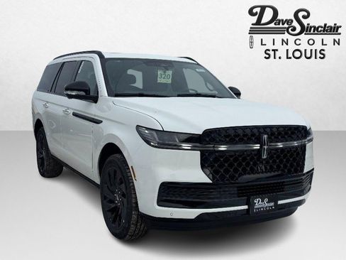 New 2026 Lincoln Navigator Reserve w/ Jet Appearance Package image 3