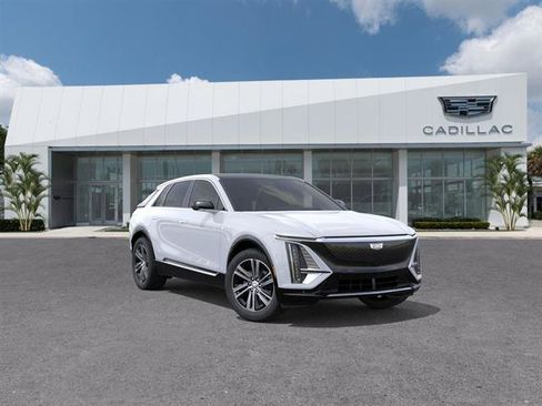 New 2026 Cadillac Lyriq Luxury RWD image 2