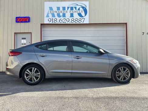 Used 2018 Hyundai Elantra SEL image 11