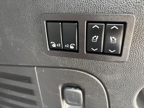 Used 2017 Chevrolet Tahoe Premier AWD/4WD image 41