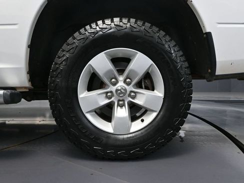 Used 2017 RAM 1500 Classic SLT AWD/4WD image 12