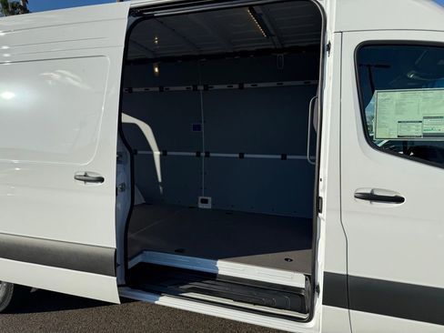 New 2026 Mercedes-Benz Sprinter 2500 image 17