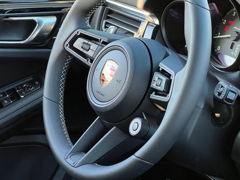 New 2026 Porsche Macan Turbo image 33