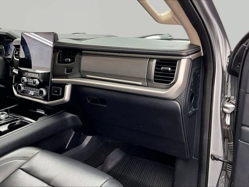 Certified 2024 Ford Expedition XLT AWD/4WD image 17