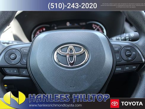 Used 2025 Toyota RAV4 XLE FWD image 26