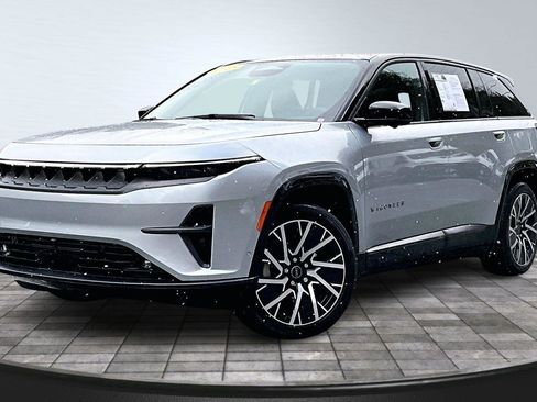 Used 2025 Jeep Wagoneer S Limited image 12