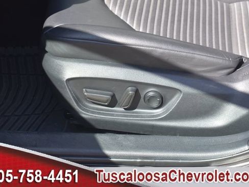 Used 2024 Toyota Camry SE FWD image 19