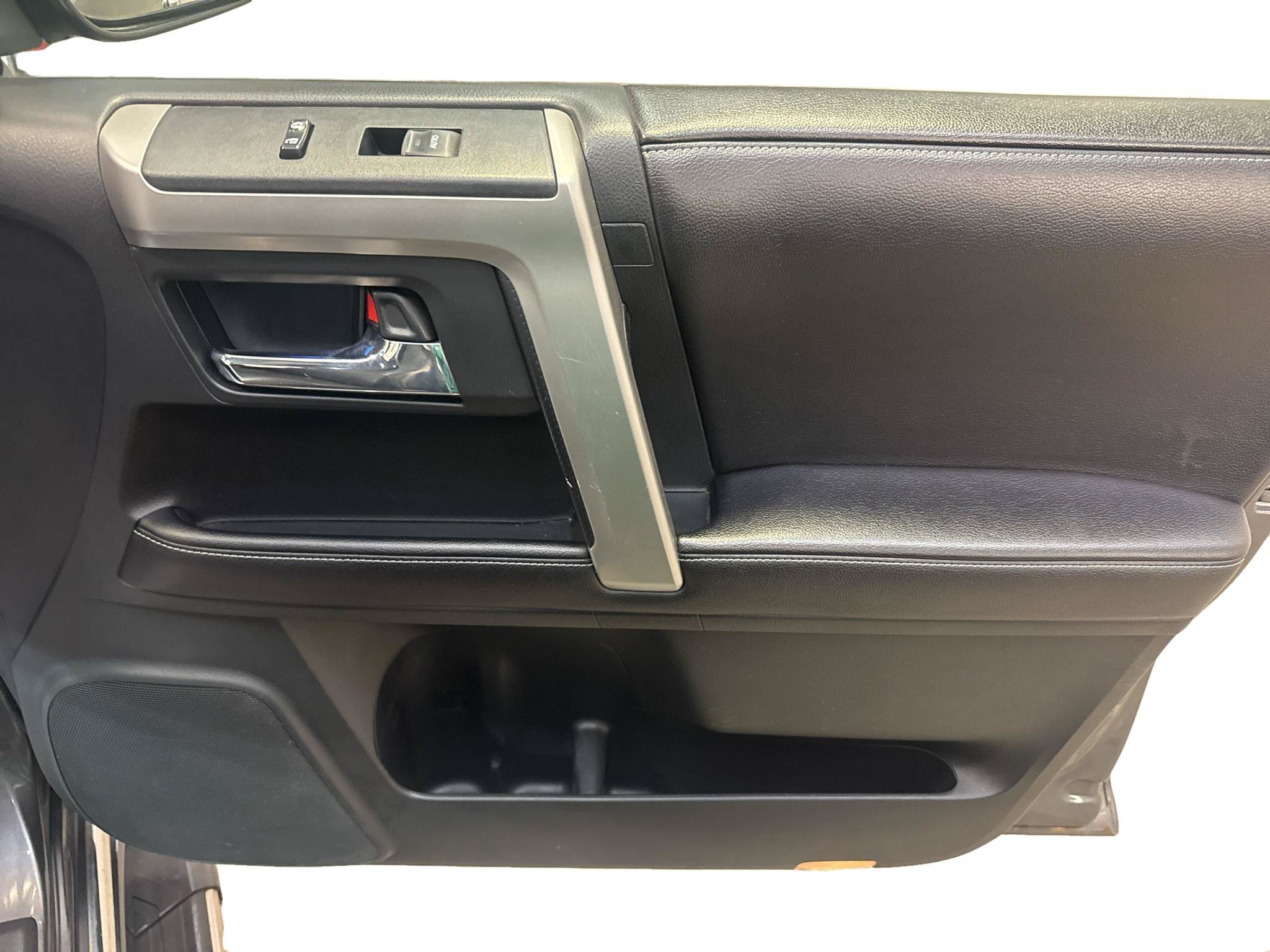 Used 2016 Toyota 4Runner Limited AWD/4WD image 16