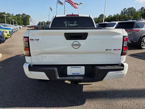 Used 2024 Nissan Frontier SV w/ Technology Package AWD/4WD image 9