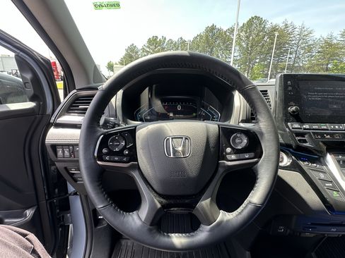 Used 2024 Honda Odyssey Elite image 6
