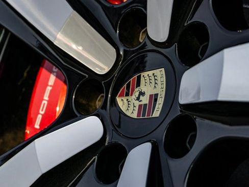 Used 2024 Porsche Cayenne S image 3