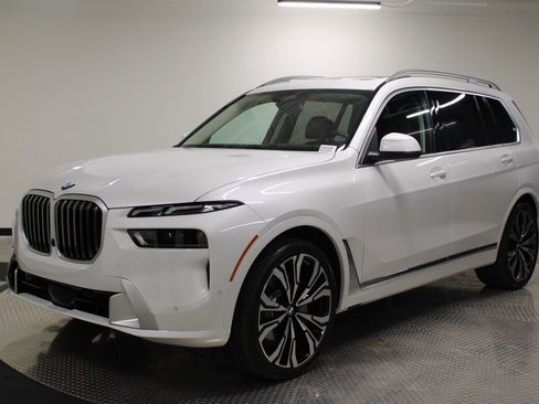 Used 2027 BMW X7 xDrive40i AWD/4WD image 1