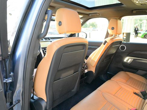 Used 2019 Land Rover Discovery HSE image 35