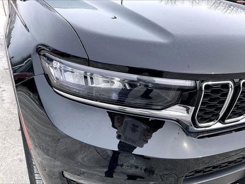 Used 2023 Jeep Grand Cherokee L Limited image 30