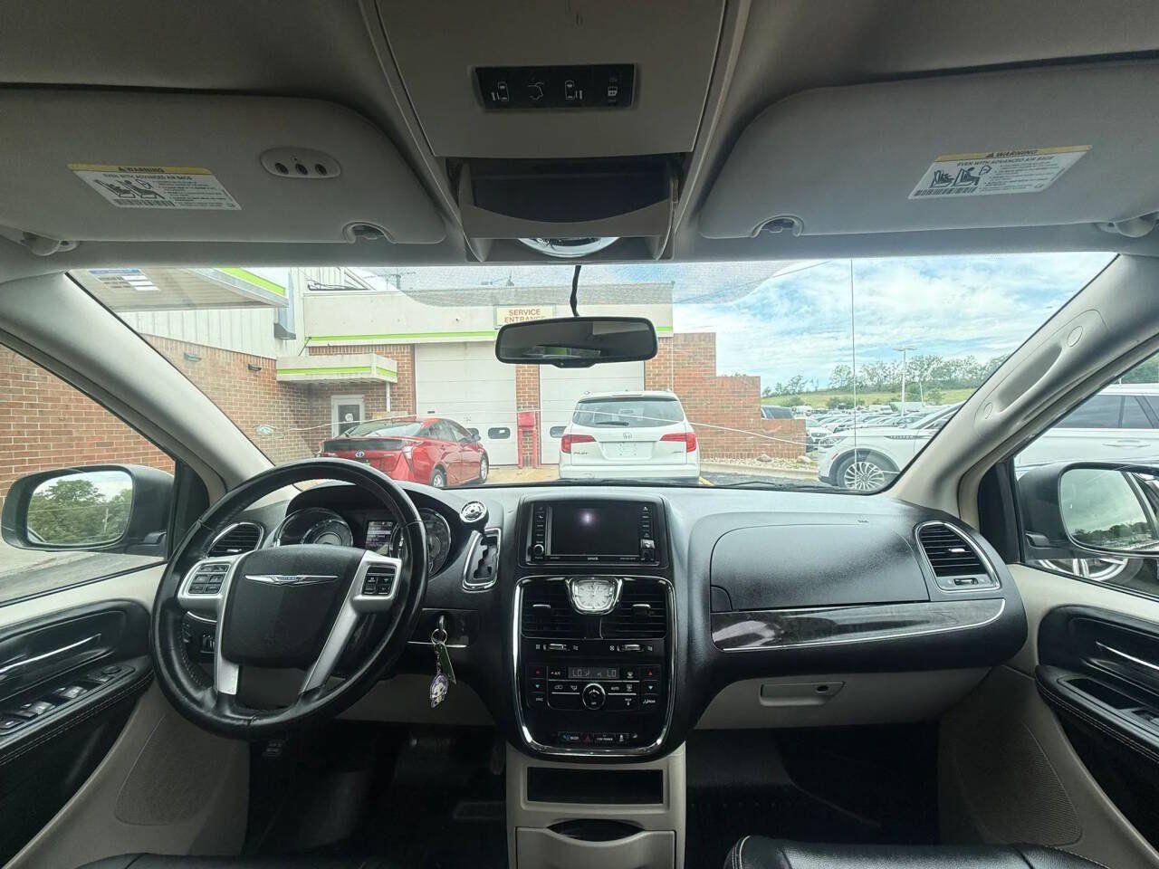 Used 2014 Chrysler Town & Country Touring w/ Trailer Tow Group FWD image 26